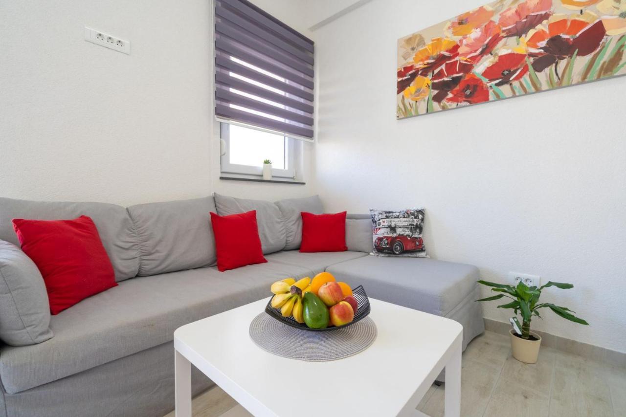Seaview Relaxation Apartment โปดสตรานา ภายนอก รูปภาพ